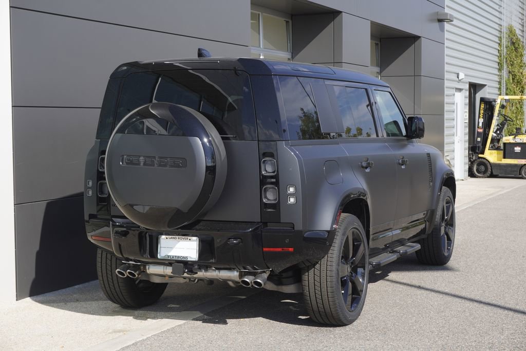 New 2025 Land Rover Defender 110 V8 image 2