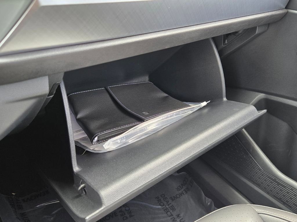 Certified 2022 Volkswagen Jetta SE image 22