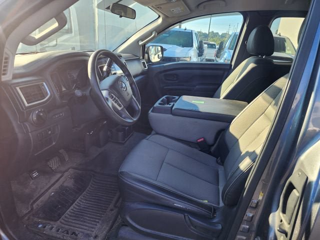 Used 2018 Nissan Titan S AWD/4WD image 3