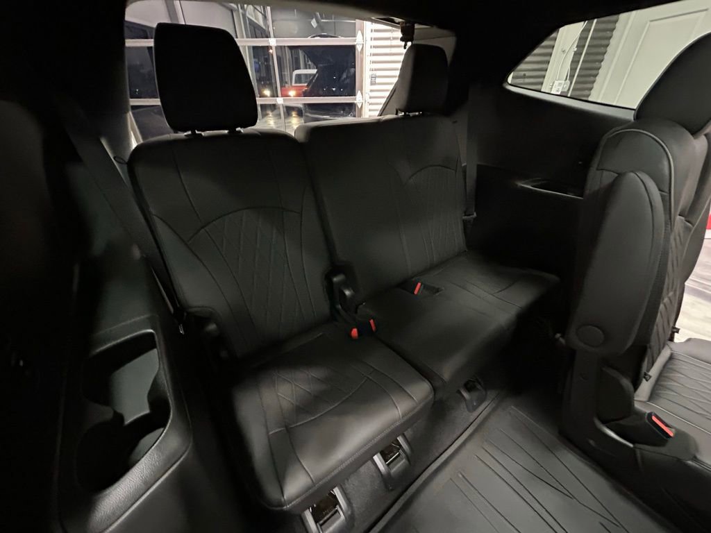 Used 2023 Buick Enclave Avenir w/ Avenir Technology Package image 7