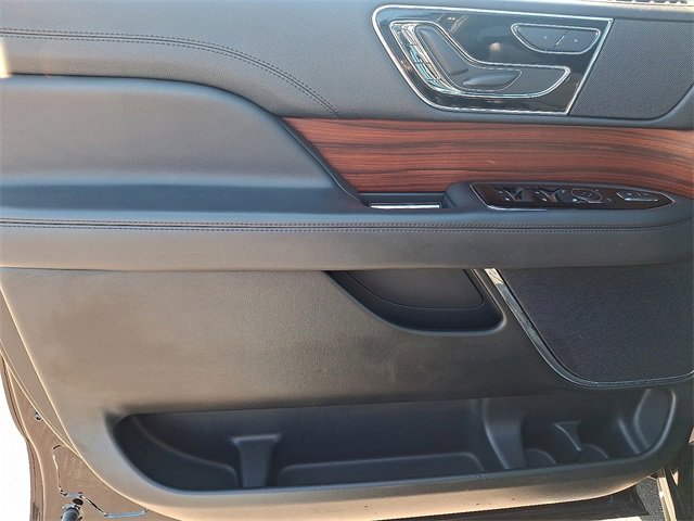 Used 2024 Lincoln Navigator Premiere image 12