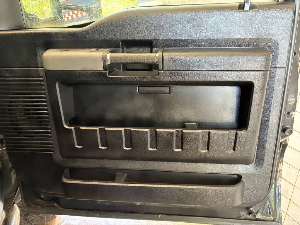 Used 2011 Ford F250 Lariat image 16