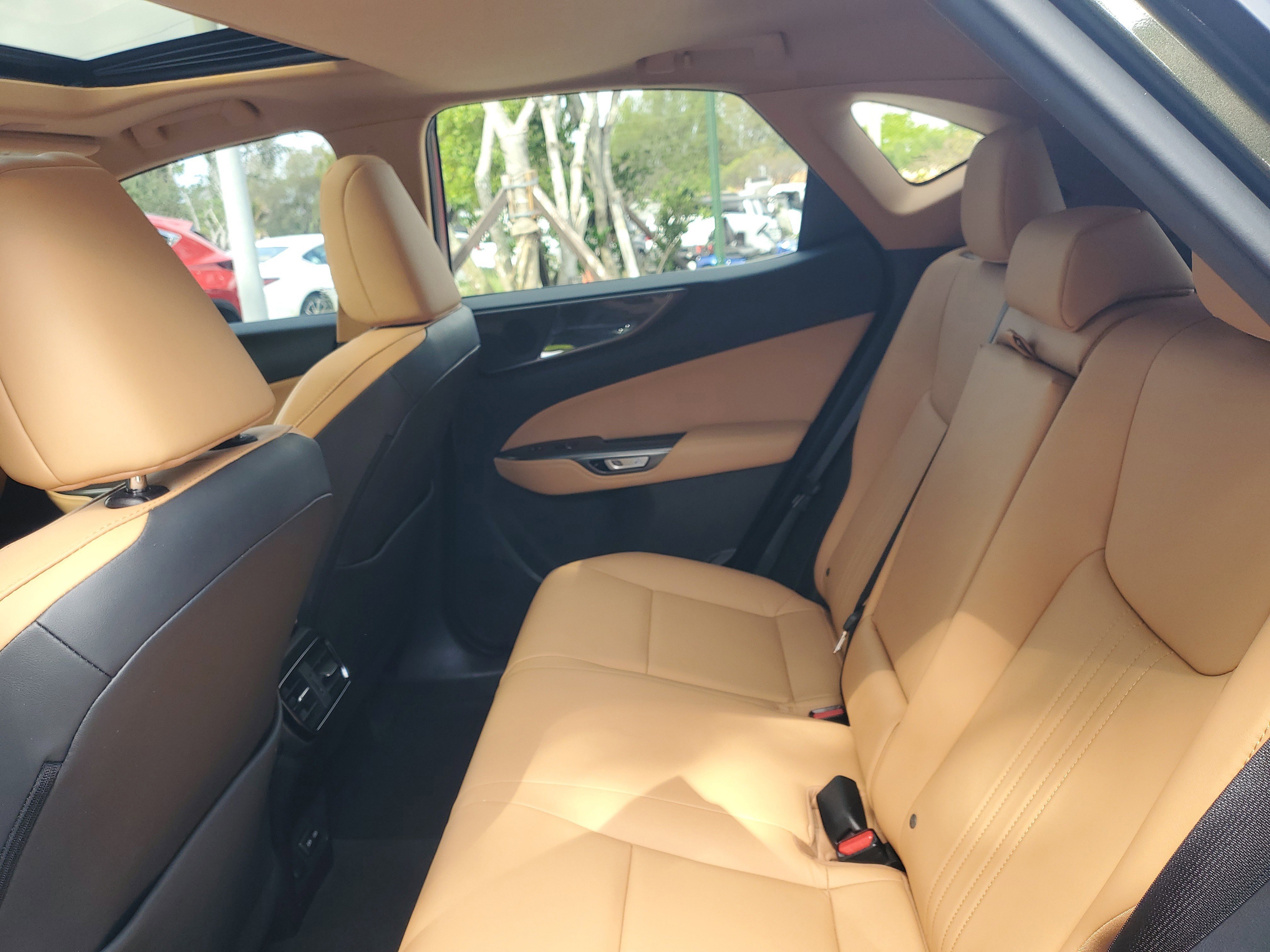 Used 2024 Lexus NX 250 FWD w/ Towing Package (2000 Lbs) image 11