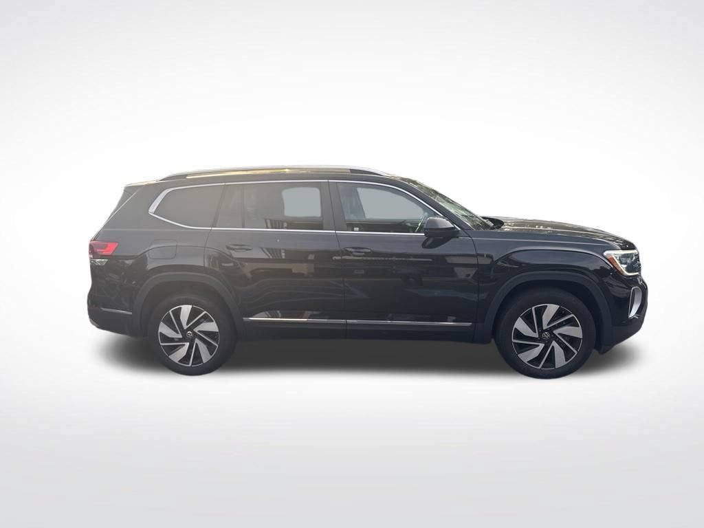 Used 2024 Volkswagen Atlas SEL AWD/4WD image 4