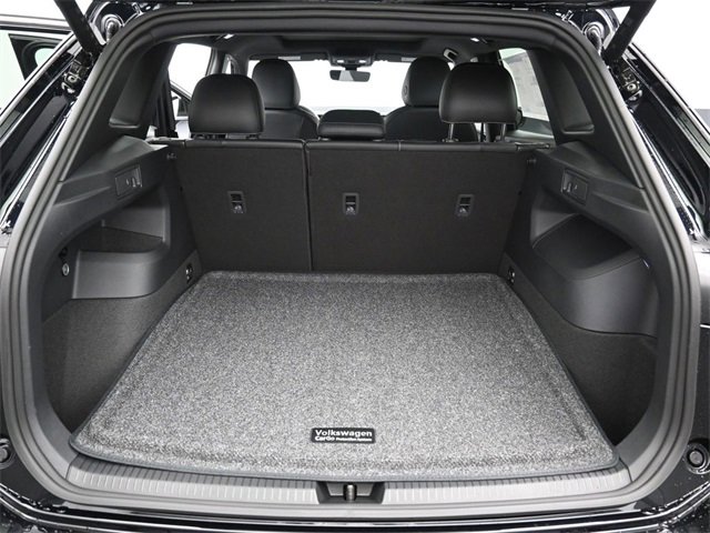 New 2026 Volkswagen Tiguan SE R-Line image 12