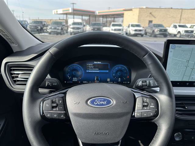 Used 2025 Ford Escape Platinum AWD/4WD image 17