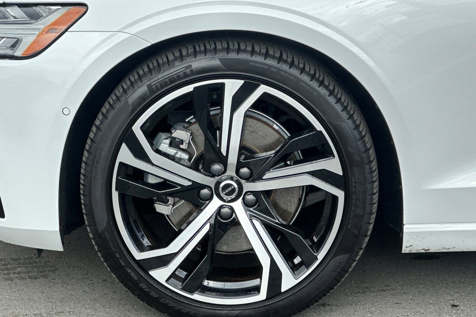 Certified 2024 Volvo S60 B5 Ultimate w/ Climate Package image 12