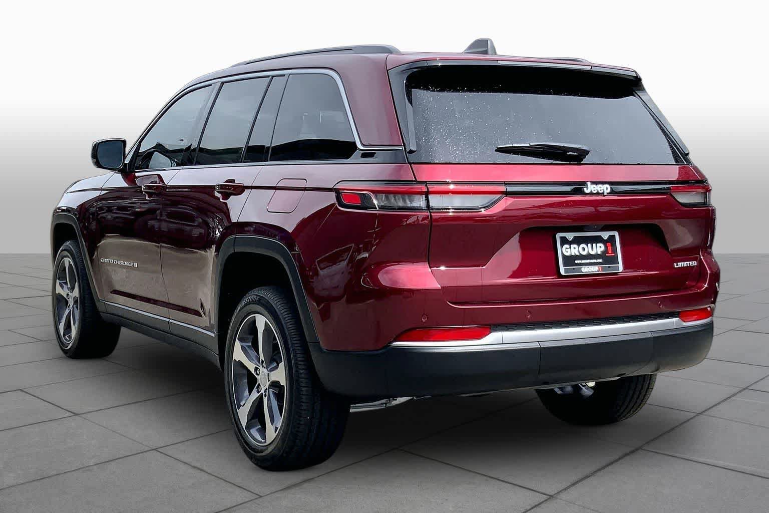 New 2026 Jeep Grand Cherokee Limited RWD image 10