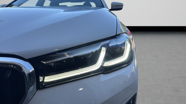 Used 2022 BMW 530i w/ Convenience Package RWD image 30