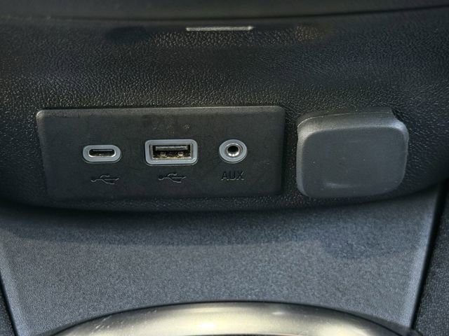 Used 2025 Chevrolet Malibu LT image 24