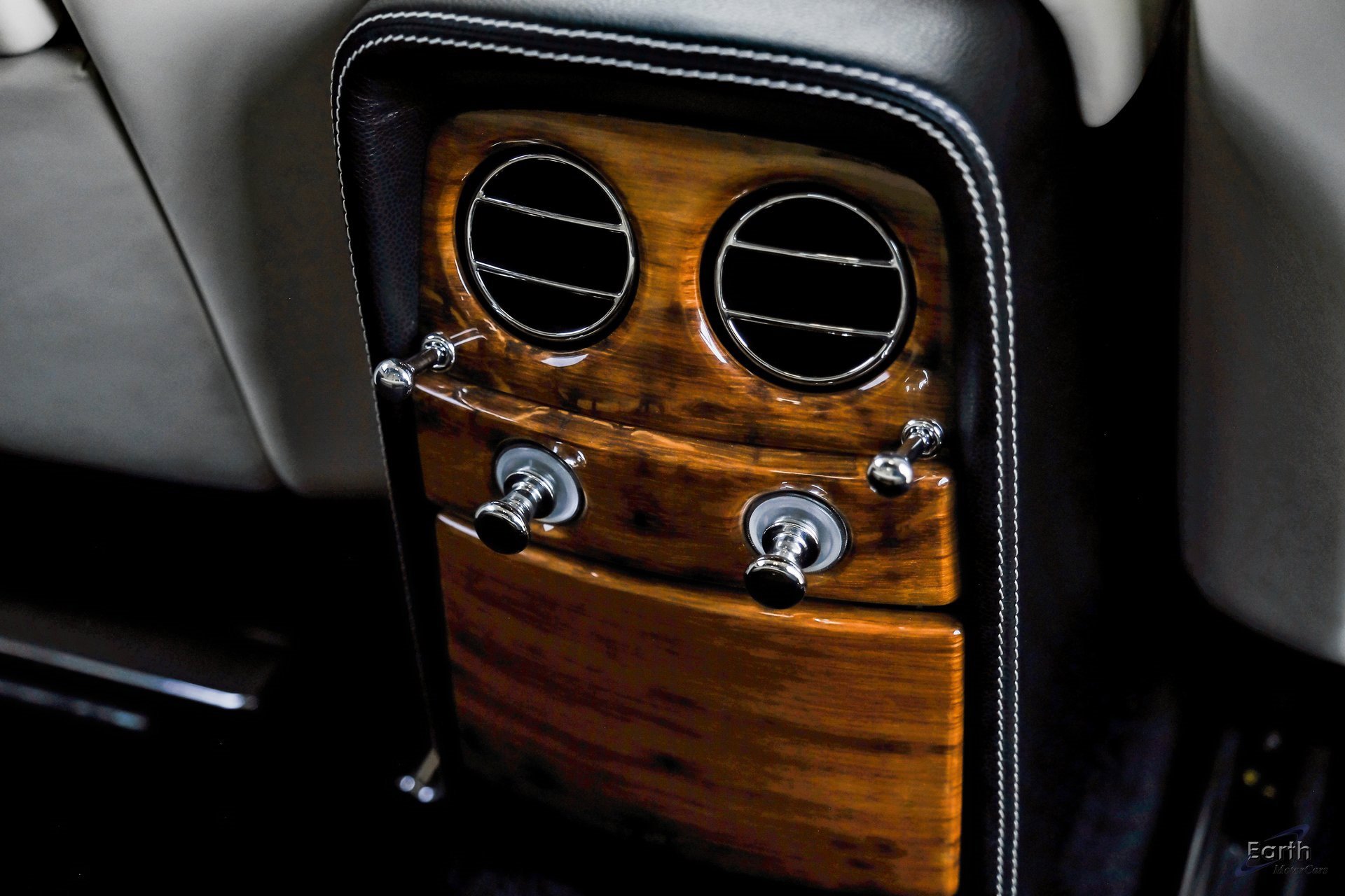 Used 2014 Rolls-Royce Phantom Sedan image 77