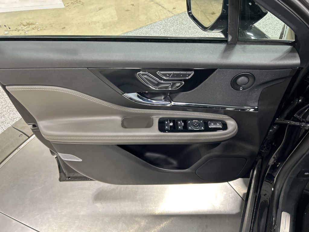New 2026 Lincoln Corsair Reserve AWD/4WD image 13