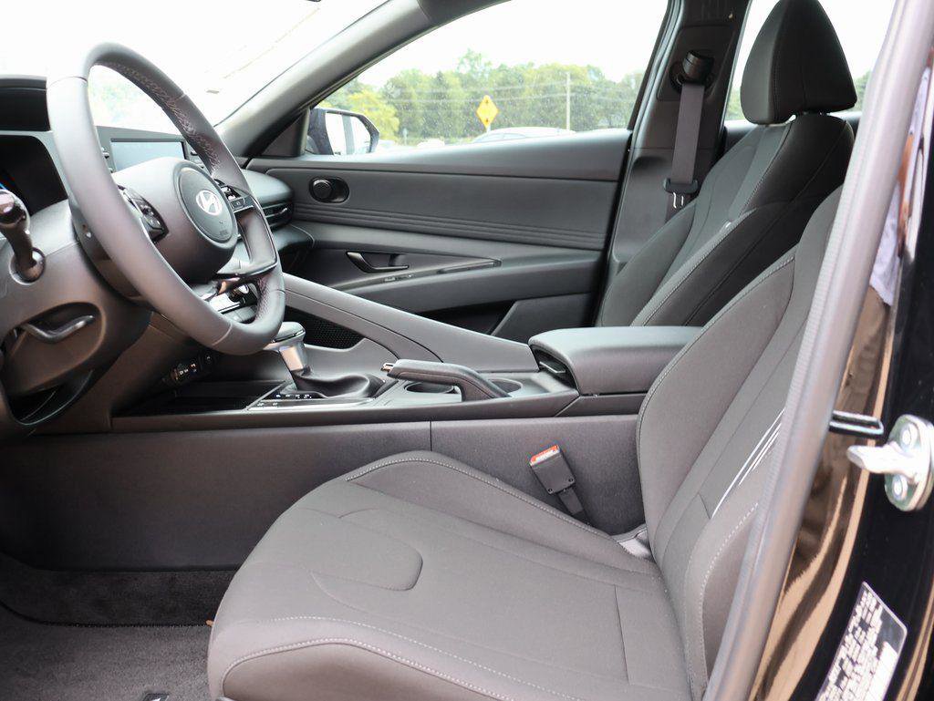 New 2025 Hyundai Elantra Sport image 23