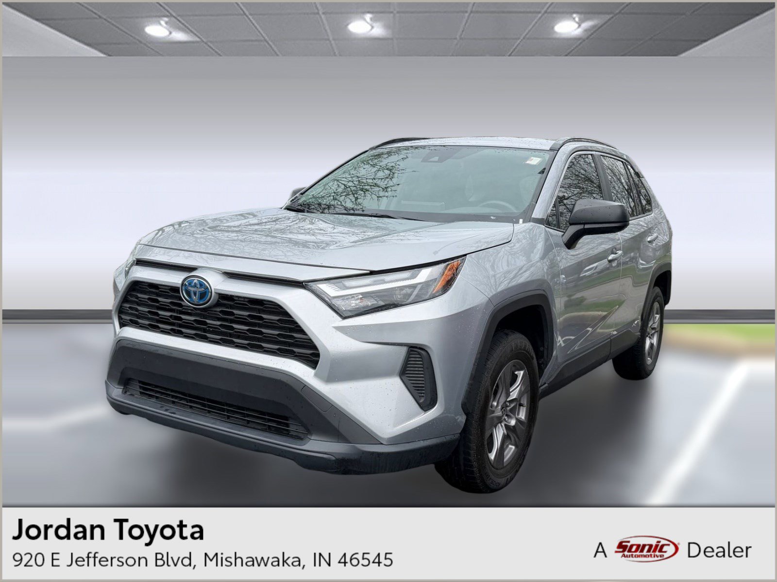 Used 2023 Toyota RAV4 LE image 1