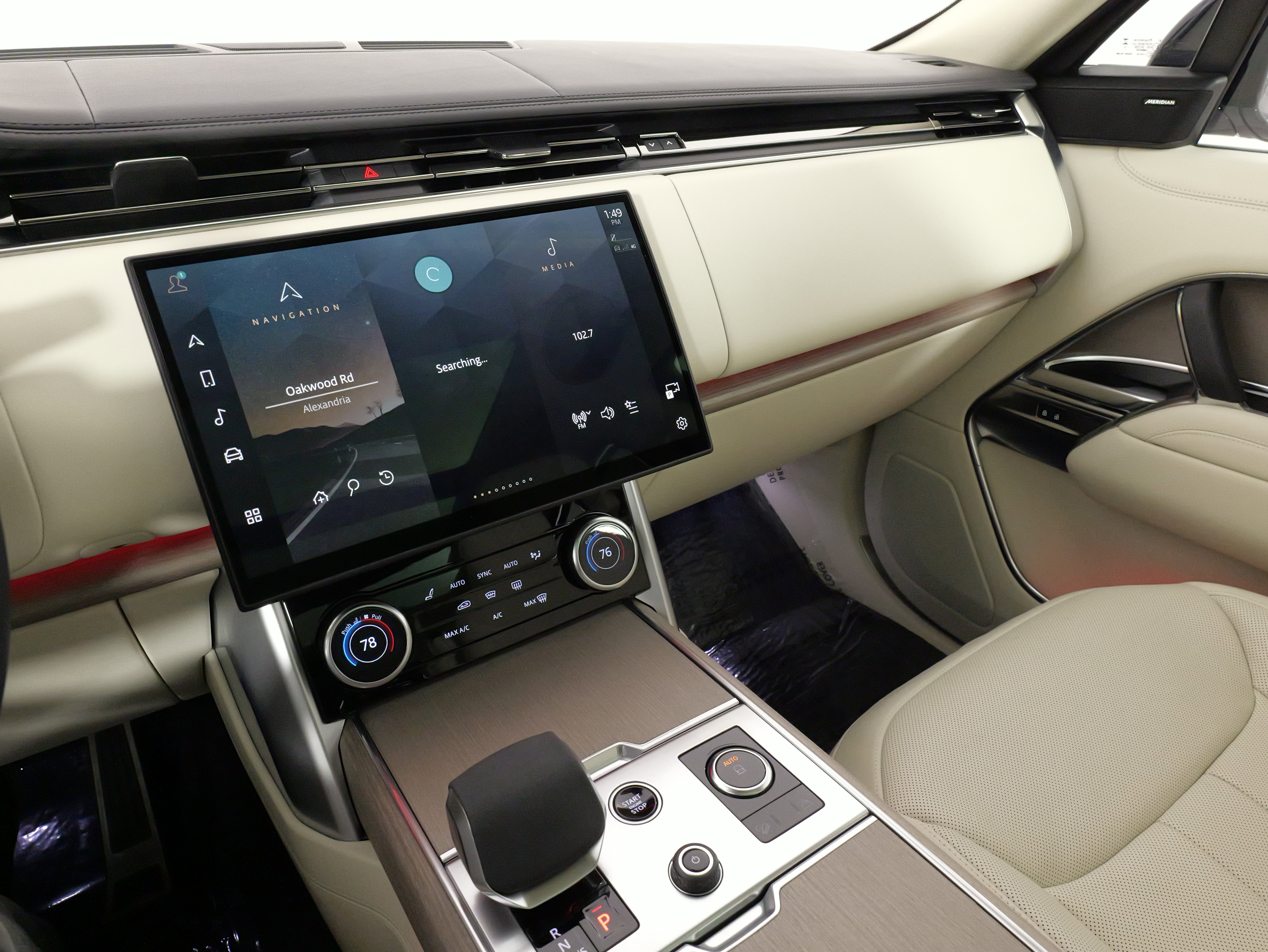 Used 2023 Land Rover Range Rover SE image 43