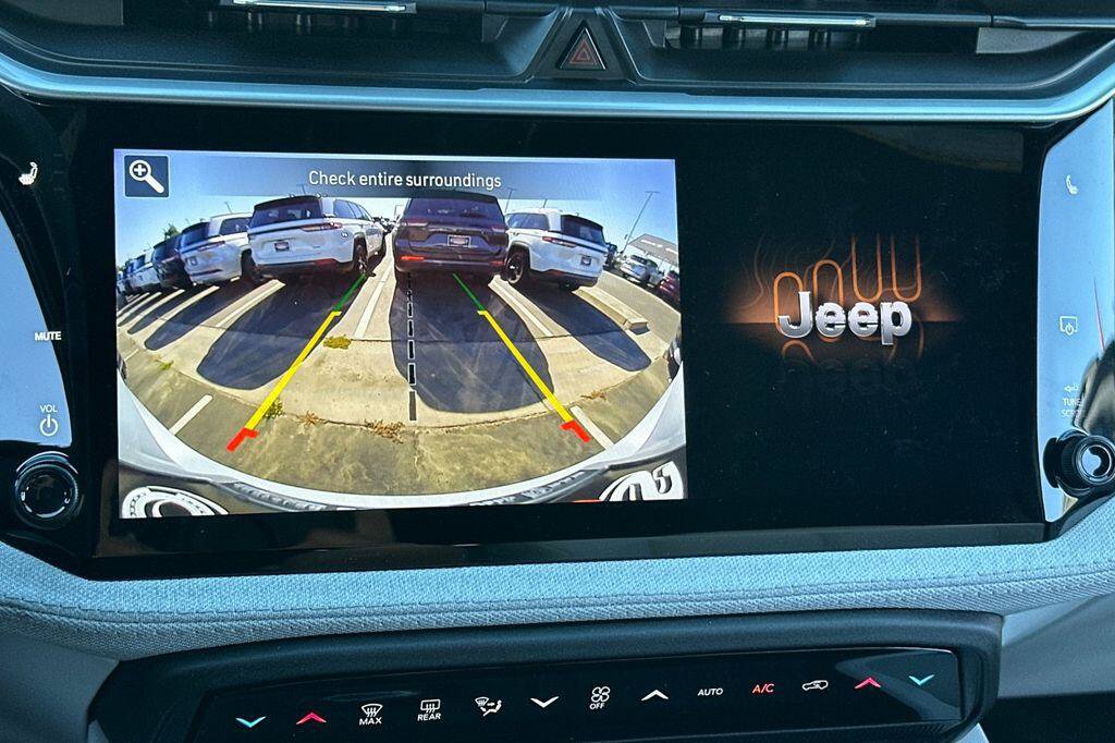 New 2026 Jeep Cherokee Laredo AWD/4WD image 19