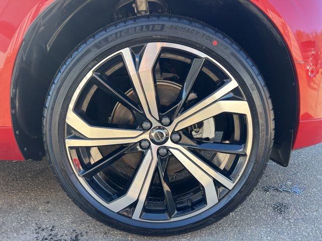 Certified 2023 Volvo XC60 B5 Ultimate w/ Climate Package image 12