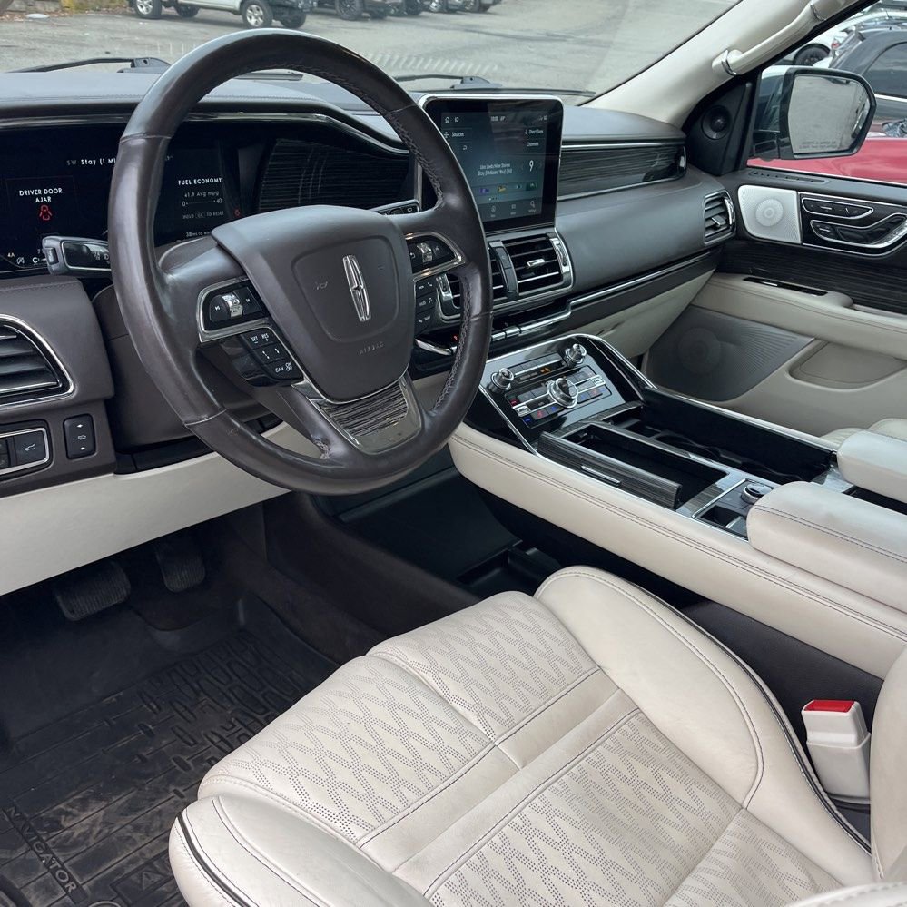 Used 2021 Lincoln Navigator L Black Label image 11