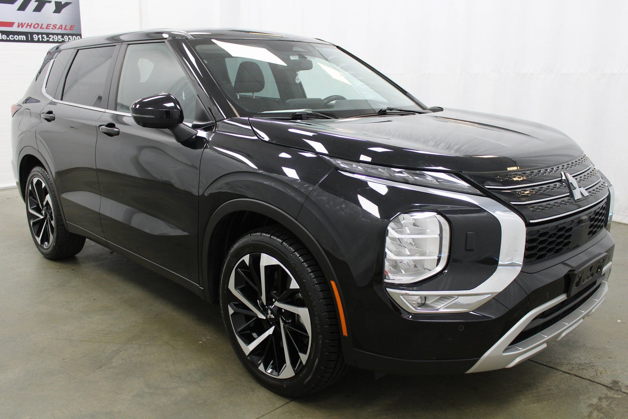 Used 2023 Mitsubishi Outlander SE image 5