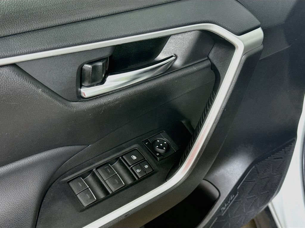 Certified 2024 Toyota RAV4 XLE w/ Convenience Package FWD image 17