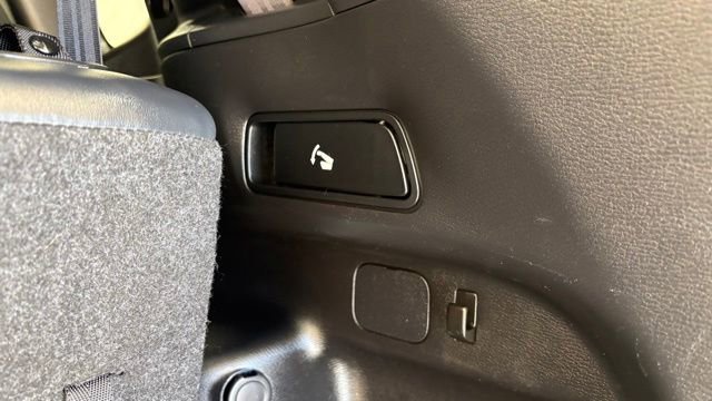 Used 2023 Mitsubishi Outlander SE AWD/4WD image 6