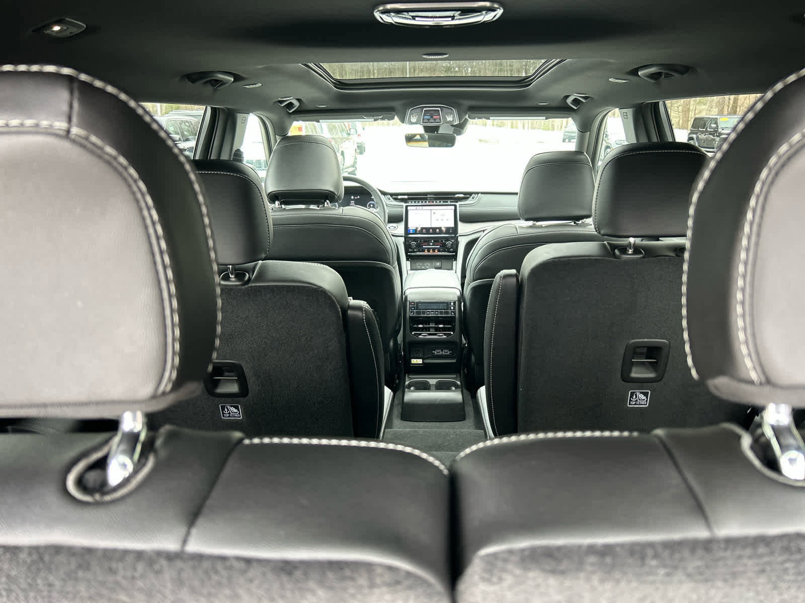 Used 2025 Jeep Grand Cherokee L Limited w/ Black Appearance Package image 42