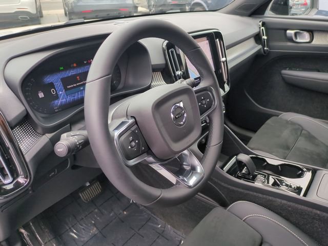 Used 2023 Volvo XC40 B5 Plus w/ Protection Package Premier AWD/4WD image 16