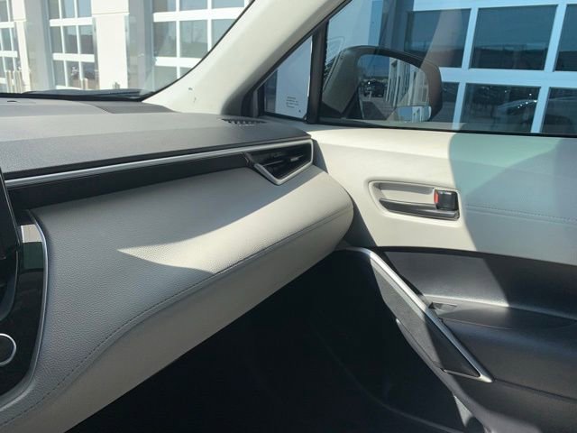 Used 2025 Toyota Corolla Cross L image 14