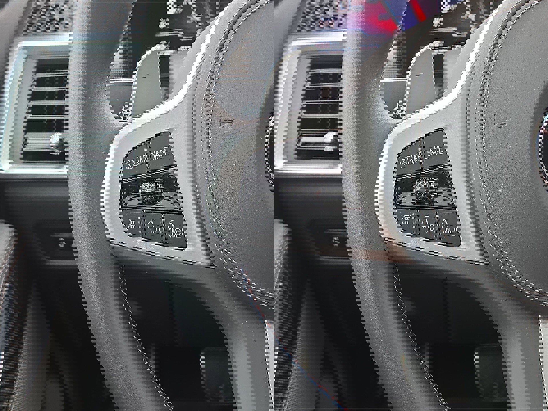 Used 2026 BMW X5 M60i image 21