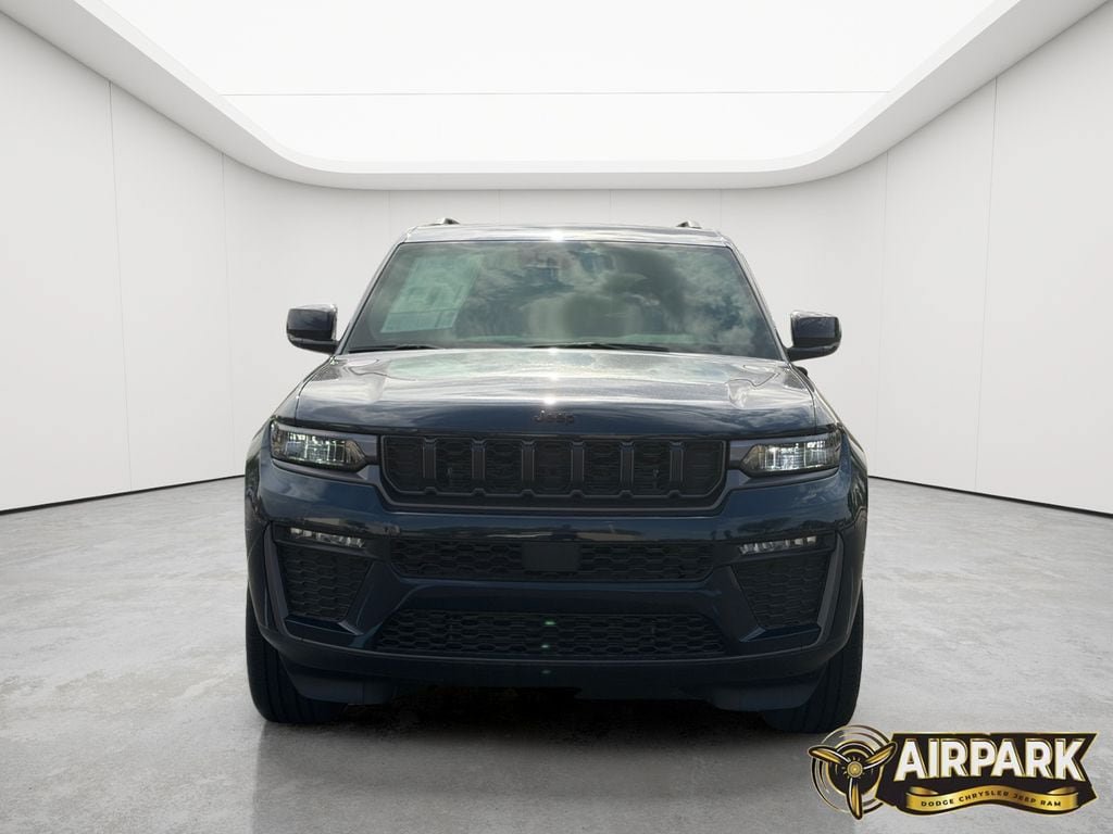 New 2026 Jeep Grand Cherokee Limited w/ Limited Altitude Package AWD/4WD image 5