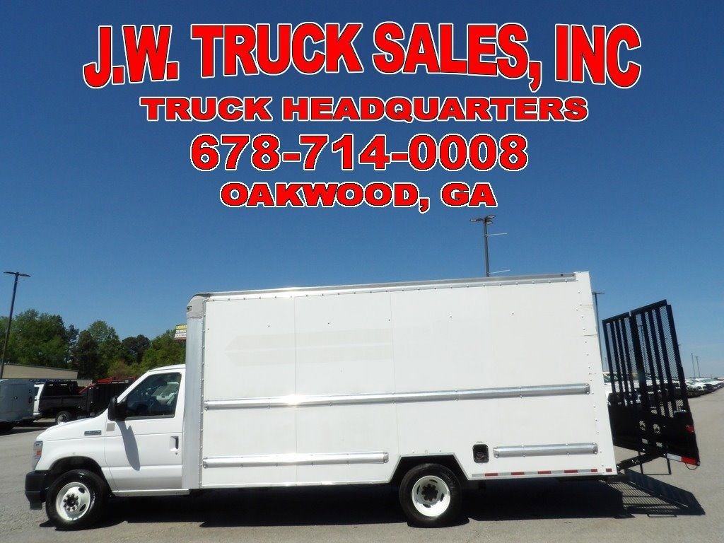 Used 2021 Ford E-350 and Econoline 350 Super Duty RWD image 2