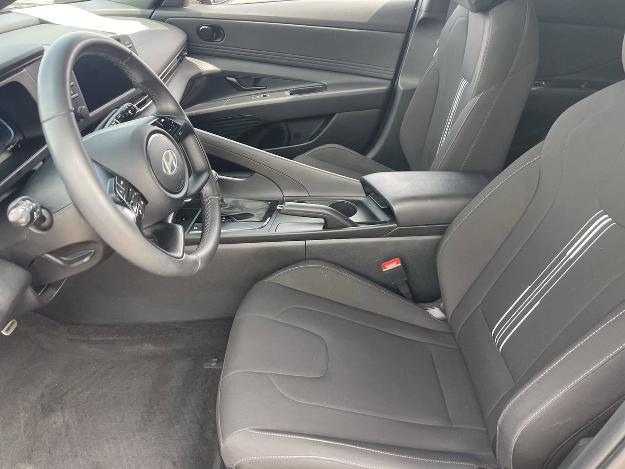 Certified 2025 Hyundai Elantra Sport image 18