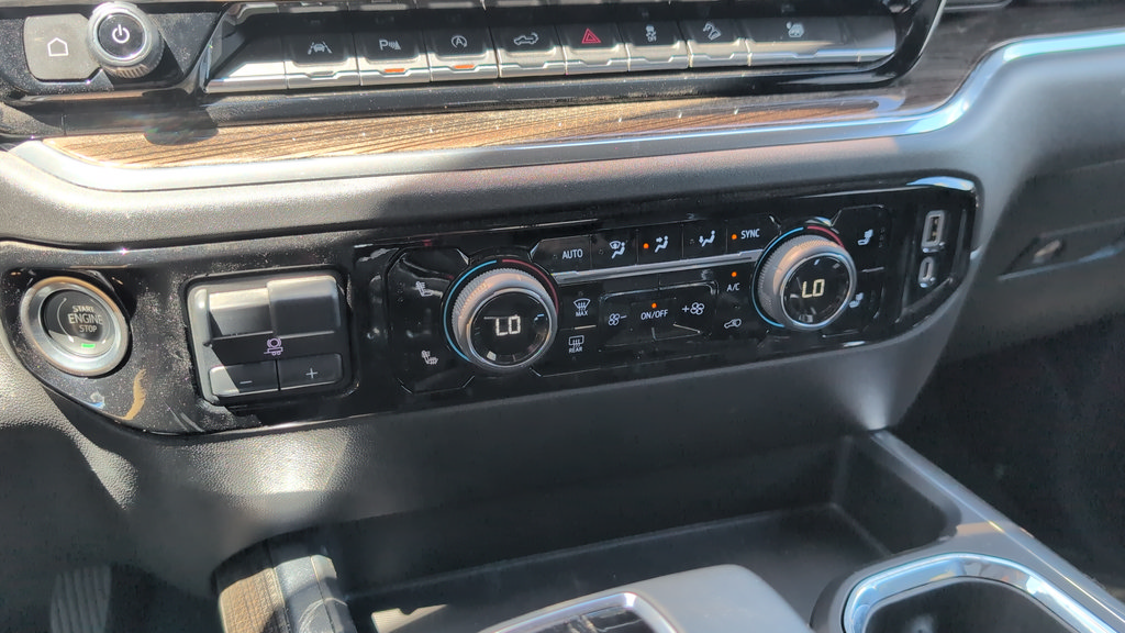 Used 2023 Chevrolet Silverado 1500 RST AWD/4WD image 19