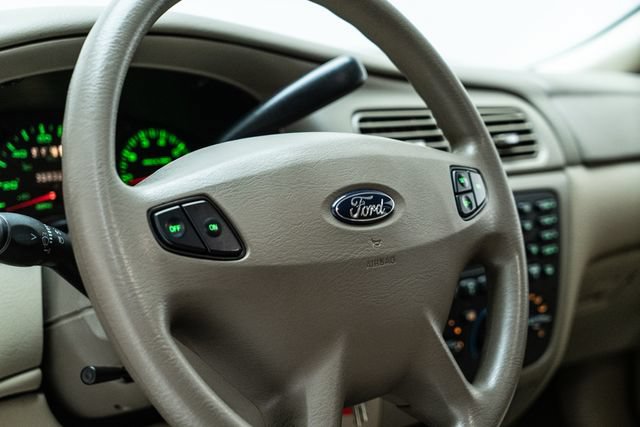 Used 2003 Ford Taurus SE FWD image 23