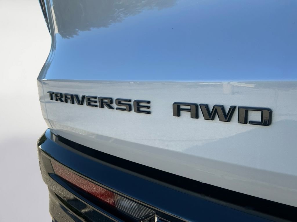 Used 2025 Chevrolet Traverse RS w/ LPO, Floor Liner Package image 16