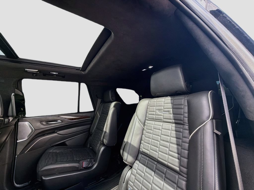 Used 2022 Cadillac Escalade Sport Platinum w/ LPO, ONYX Package AWD/4WD image 26