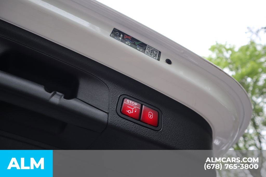 Used 2023 Mercedes-Benz GLE 450 4MATIC w/ AMG Line Exterior image 23