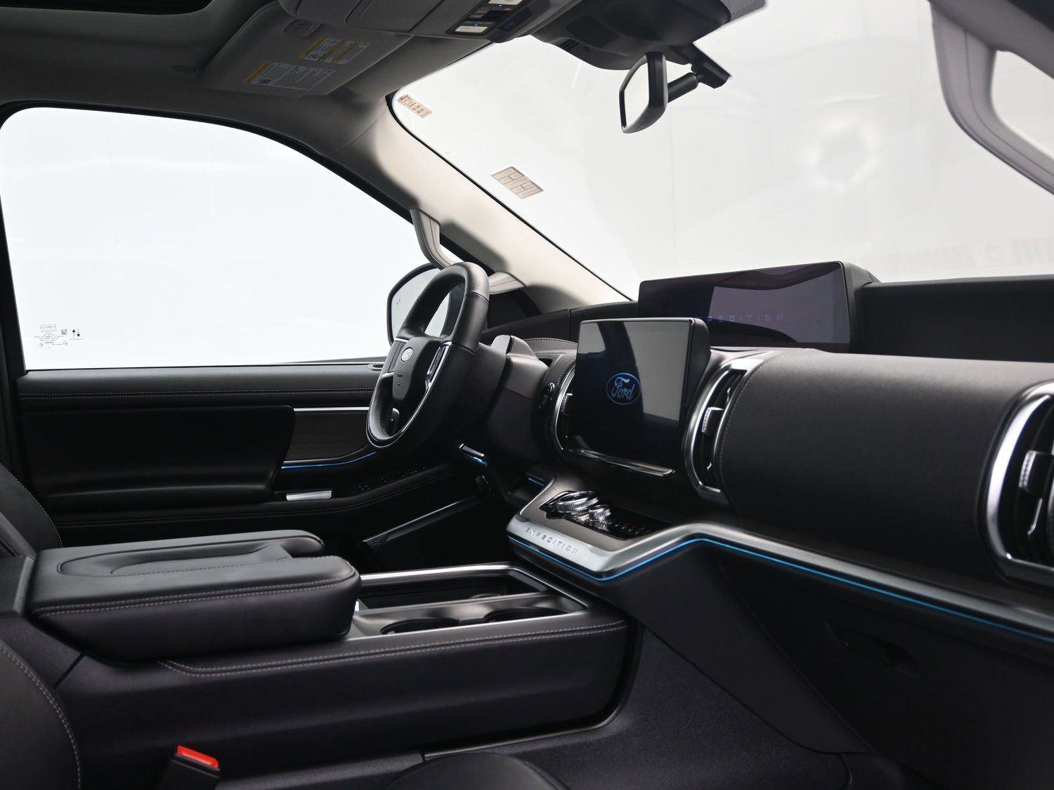 Used 2025 Ford Expedition Platinum image 12