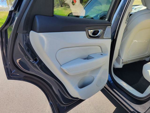 Used 2021 Volvo XC60 T8 Inscription w/ Advanced Package image 22