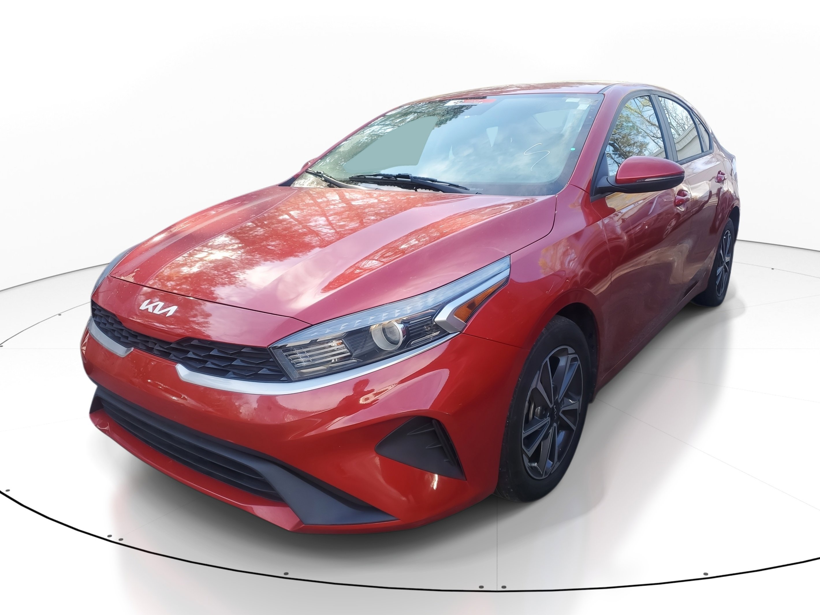 Used 2022 Kia Forte LXS w/ LXS Technology Package FWD image 3