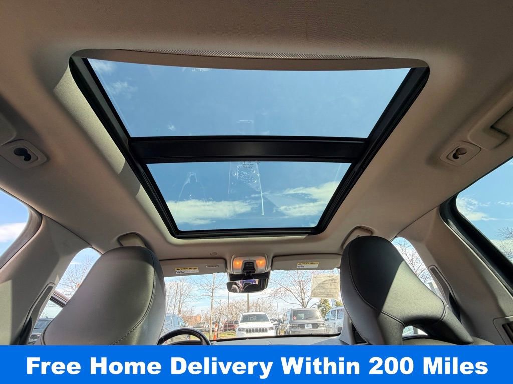 Used 2016 Volvo XC60 T6 Platinum w/ Climate Package image 31