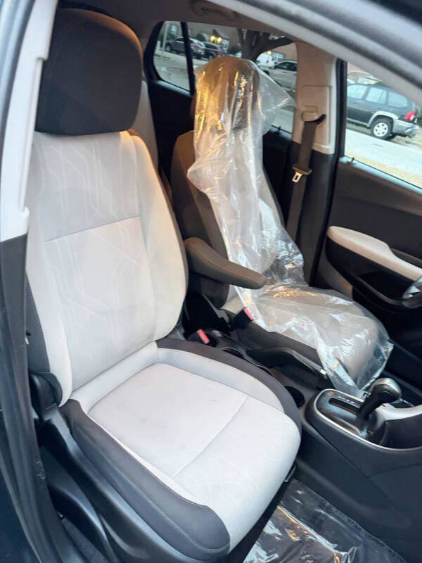 Used 2019 Chevrolet Trax LT image 16