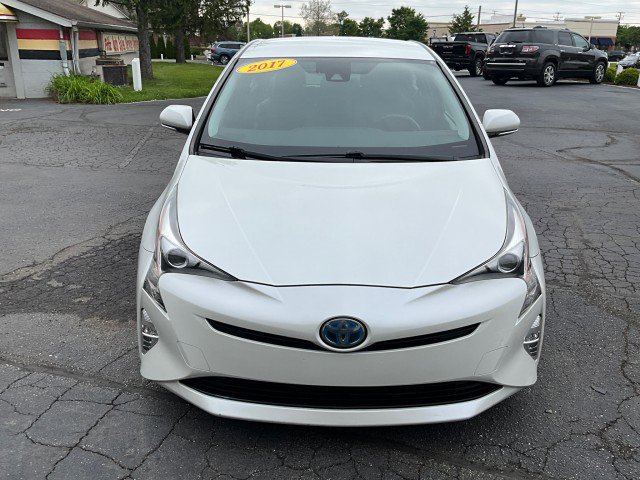 Used 2017 Toyota Prius Three Touring w/ Carpet Mat Package FWD image 5