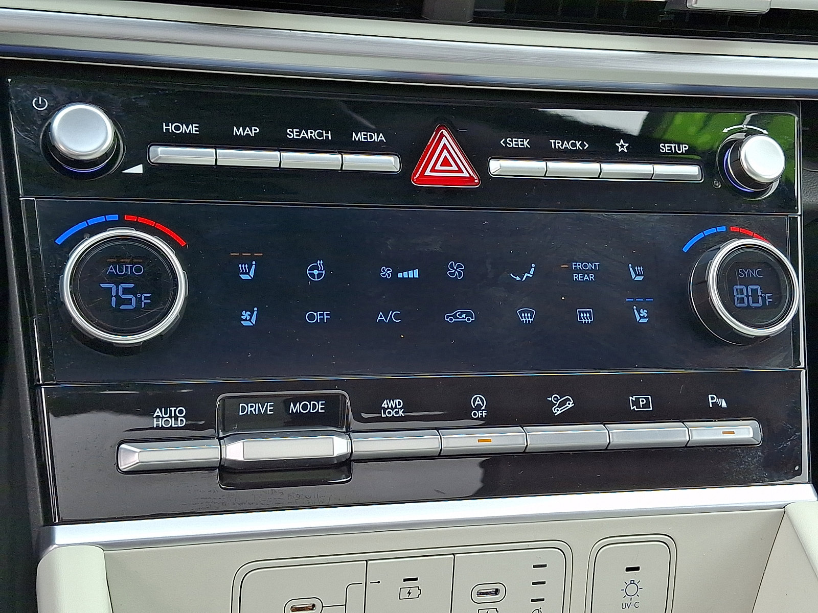 Used 2024 Hyundai Santa Fe Limited AWD/4WD image 17