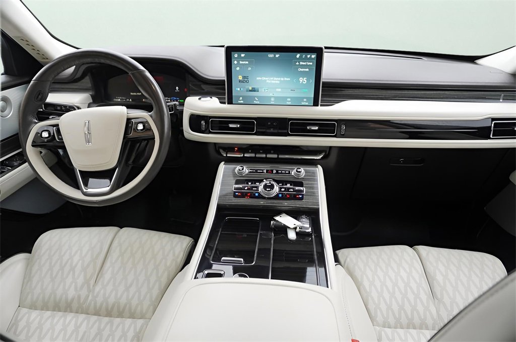 Used 2022 Lincoln Aviator Black Label Grand Touring image 16