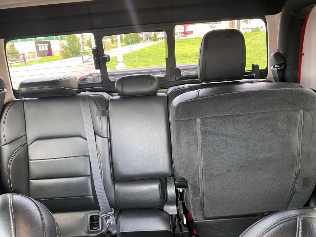 Used 2020 Jeep Gladiator Overland AWD/4WD image 24
