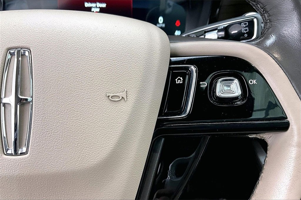 Used 2022 Lincoln Corsair Reserve w/ Equipment Group 201A image 19