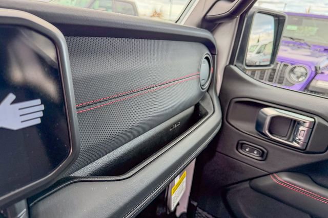 New 2026 Jeep Wrangler Unlimited Rubicon w/ Technology Group image 24