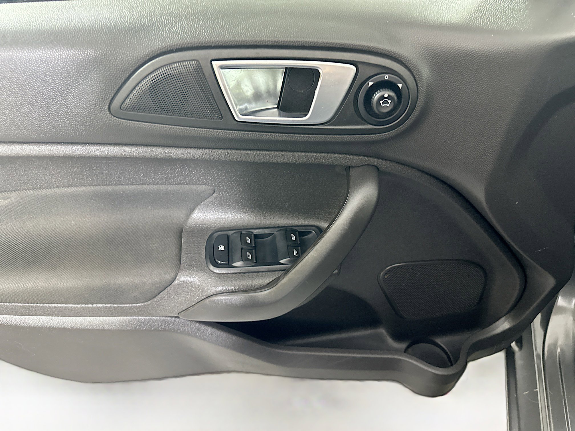 Used 2016 Ford Fiesta SE image 15