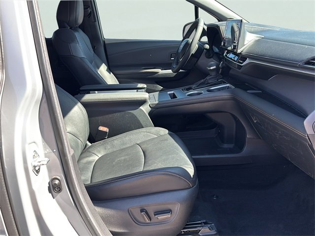 Used 2024 Toyota Sienna XLE Woodland Edition image 11